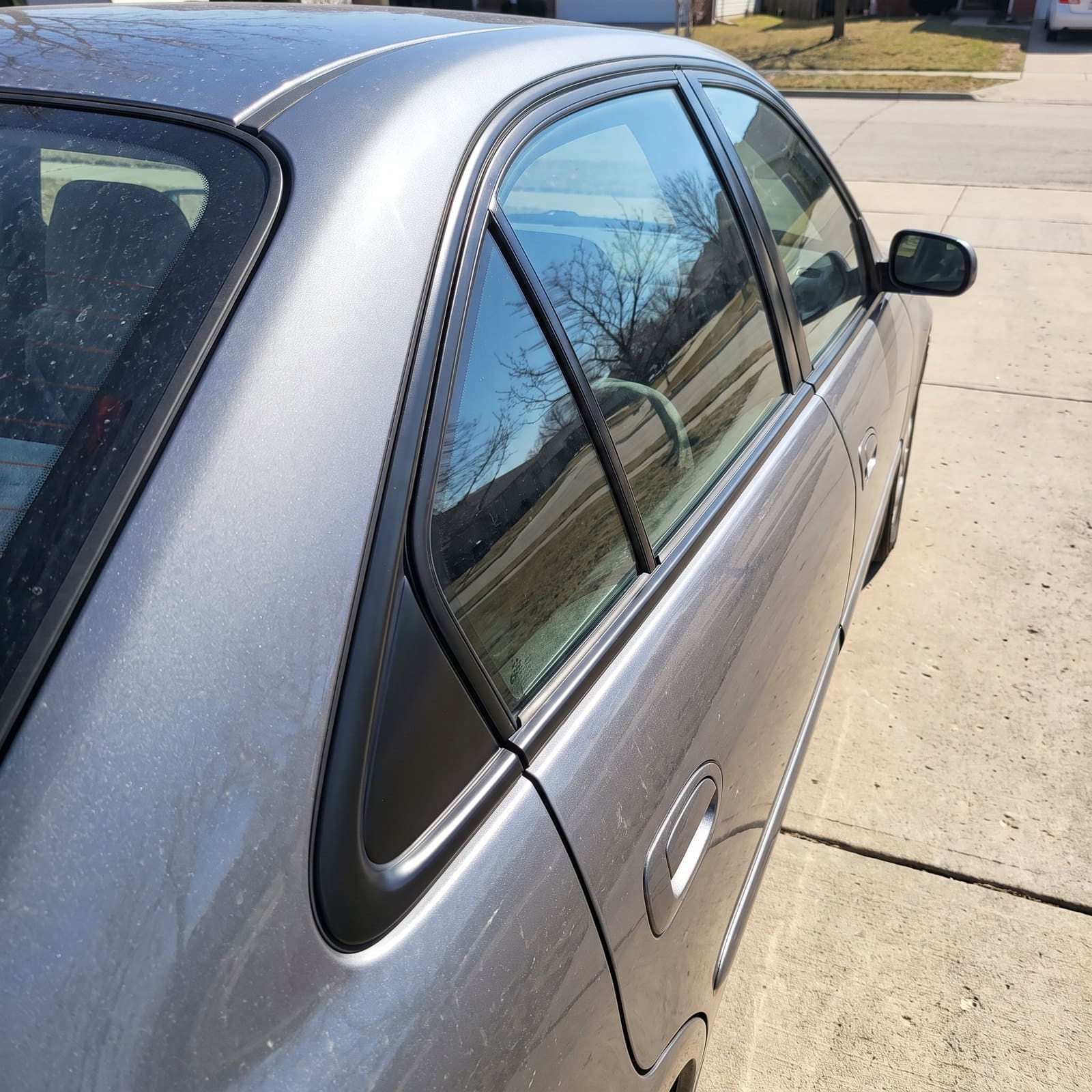 Quarter Glass Replacement by Bang AutoGlass — mobile service in Arizona and Florida